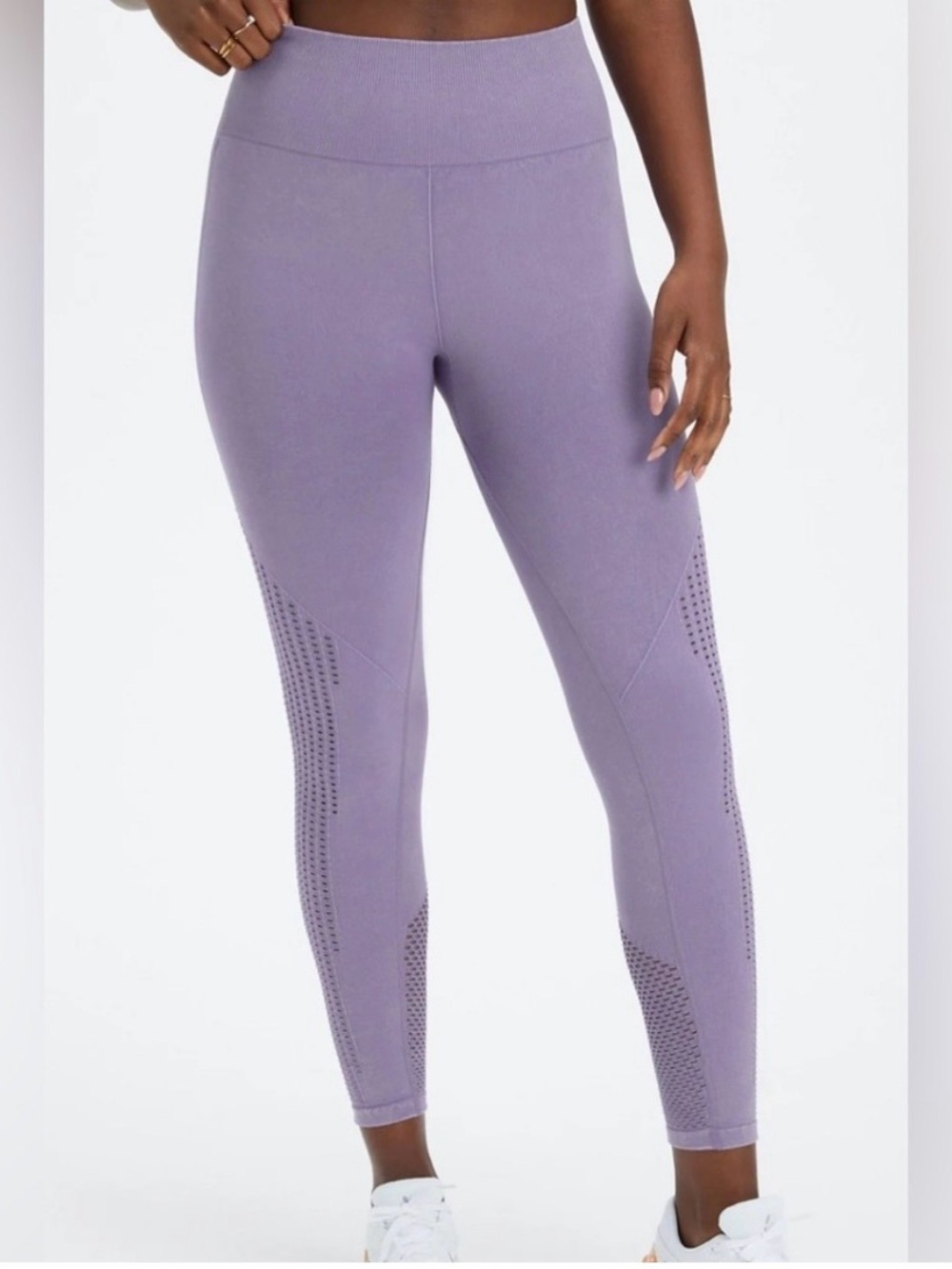 NWOT Fabletics Sync Seamless High-Waisted 7/8 Leggings in a Washed Violet